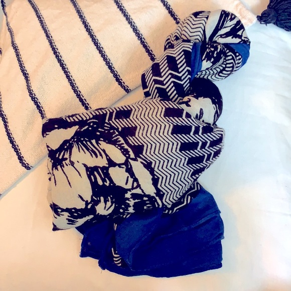 Stella & Dot Scarf “Pashmina” SOFT - Picture 1 of 4